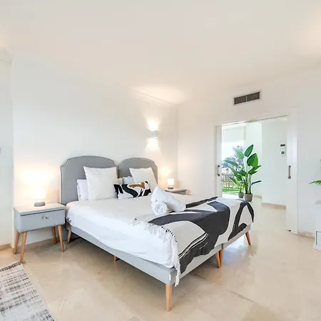 Vacation I Azahar Retreat, Paradise For Golfers, Private Heated Pool, Close To The Beaches And High-end Restaurants Villa