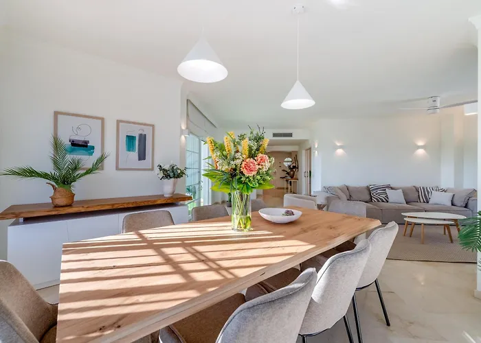 Willa Vacation I Azahar Retreat, Paradise For Golfers, Private Heated Pool, Close To The Beaches And High-end Restaurants *