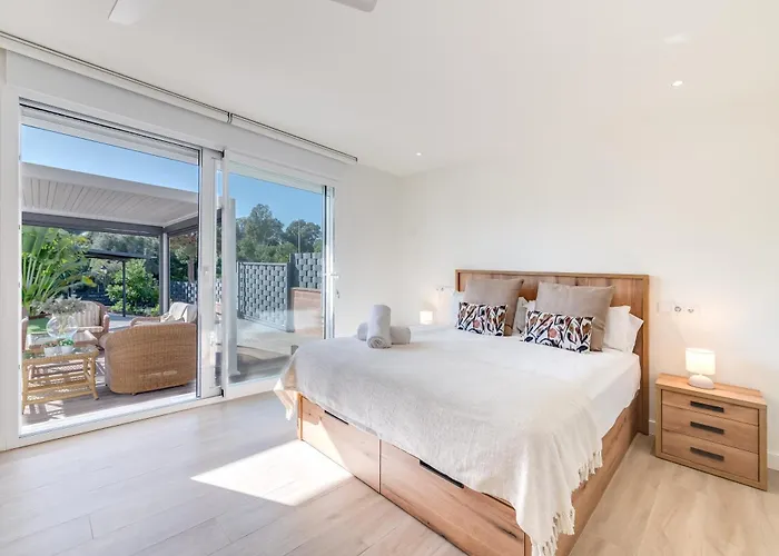 Willa Vacation I Azahar Retreat, Paradise For Golfers, Private Heated Pool, Close To The Beaches And High-end Restaurants