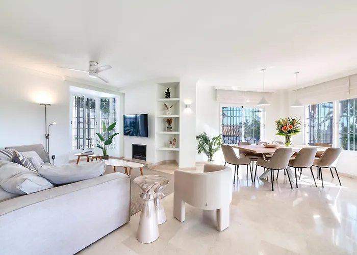 Willa Vacation I Azahar Retreat, Paradise For Golfers, Private Heated Pool, Close To The Beaches And High-end Restaurants *