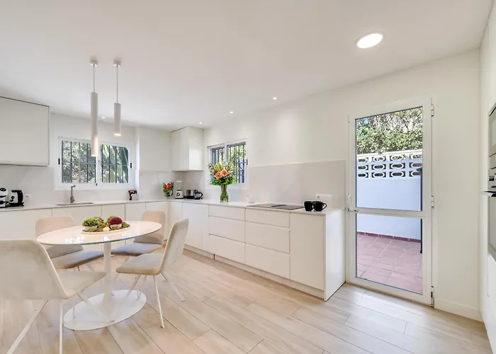 Vacation I Azahar Retreat, Paradise For Golfers, Private Heated Pool, Close To The Beaches And High-end Restaurants Marbella