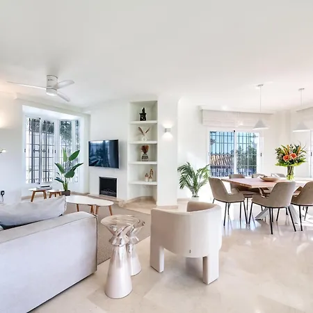 Villa Vacation I Azahar Retreat, Paradise For Golfers, Private Heated Pool, Close To The Beaches And High-end Restaurants *