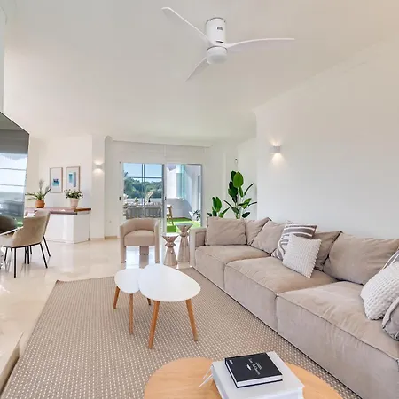 Villa Vacation I Azahar Retreat, Paradise For Golfers, Private Heated Pool, Close To The Beaches And High-end Restaurants Marbellac