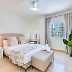 Vacation I Azahar Retreat, Paradise For Golfers, Private Heated Pool, Close To The Beaches And High-end Restaurants *