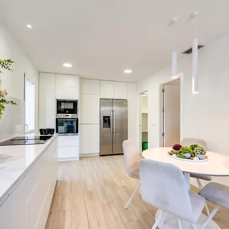 Villa Vacation I Azahar Retreat, Paradise For Golfers, Private Heated Pool, Close To The Beaches And High-end Restaurants *